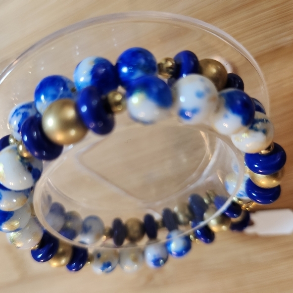 Hand Crafted Memory Wire Wrap Bracelet Royal Blue Gold White Small/Medium - Picture 4 of 9